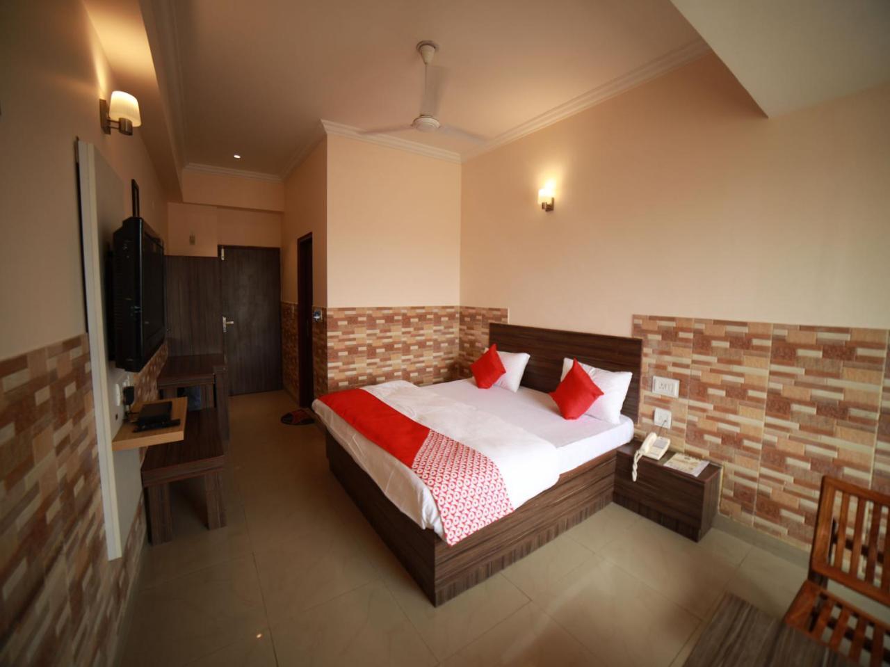 Oyo 15561 Corporate Villa Jammu Exterior photo