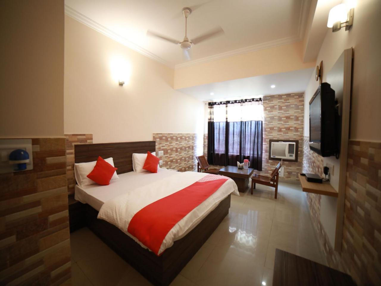 Oyo 15561 Corporate Villa Jammu Exterior photo