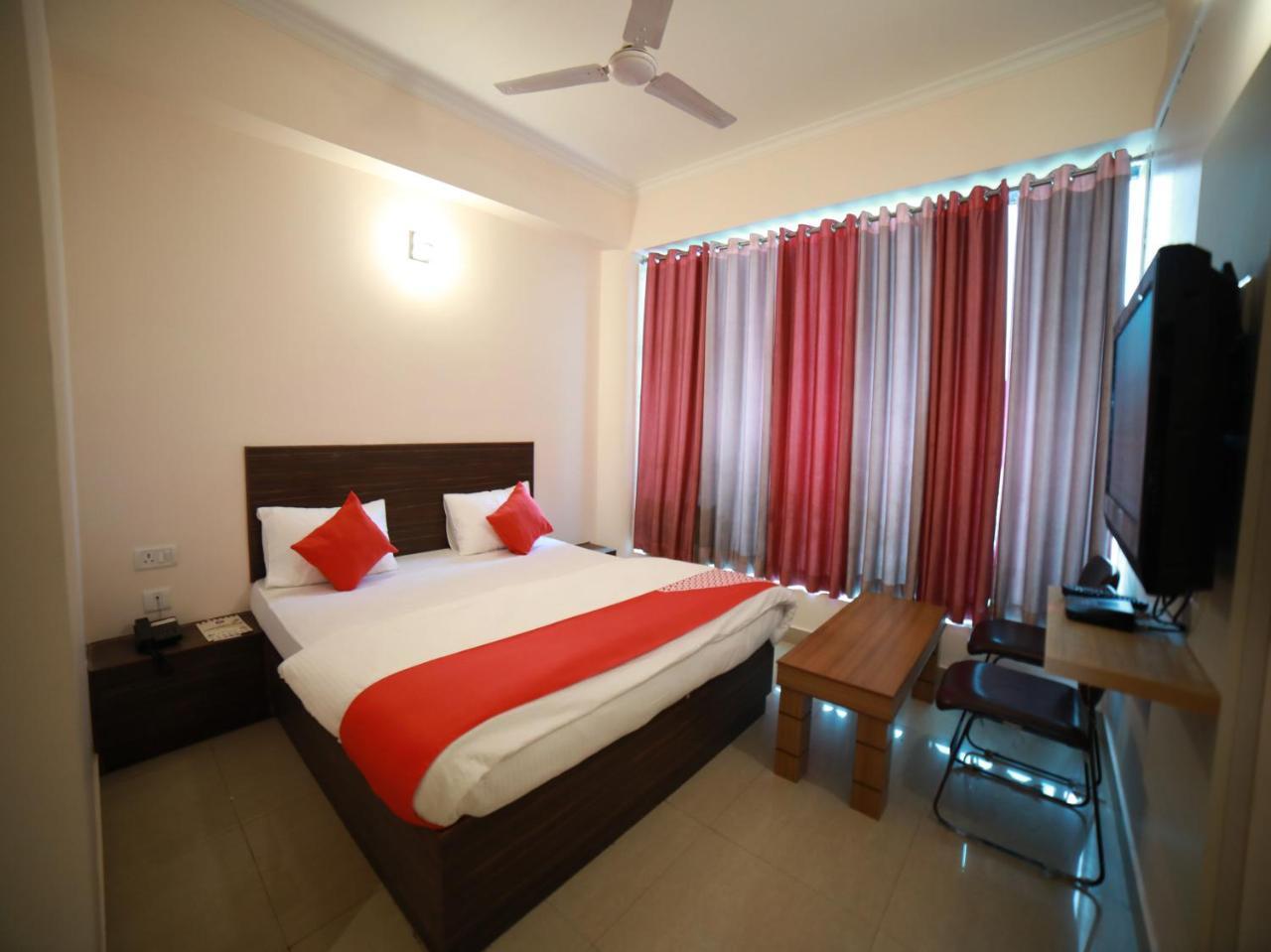 Oyo 15561 Corporate Villa Jammu Exterior photo